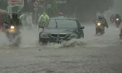 Pemprov DKI tingkatkan mitigasi banjir demi antisipasi cuaca ekstrem Pemprov DKI tingkatkan mitigasi banjir demi antisipasi cuaca ekstrem