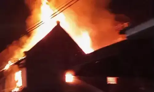 Ruko kafe di Tamansari ludes dilanda kebakaran Ruko kafe di Tamansari ludes dilanda kebakaran