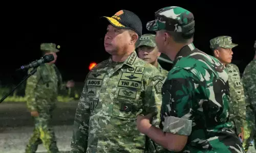 Panglima TNI tinjau latihan terjun malam di Bangka, tingkatkan kesiapsiagaan dan pengamanan wilayah Panglima TNI tinjau latihan terjun malam di Bangka, tingkatkan kesiapsiagaan dan pengamanan wilayah