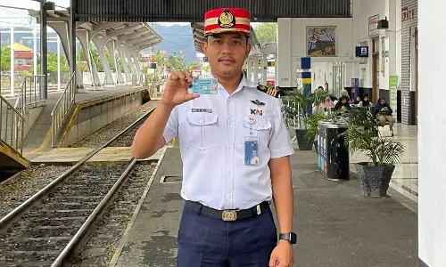 KAI Divre II Sumbar perkuat komitmen keselamatan melalui sertifikasi petugas operasional KAI Divre II Sumbar perkuat komitmen keselamatan melalui sertifikasi petugas operasional
