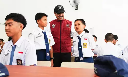 Perlindungan siswa rentan dan penguatan hak tenaga kependidikan di Sekolah Rakyat Perlindungan siswa rentan dan penguatan hak tenaga kependidikan di Sekolah Rakyat