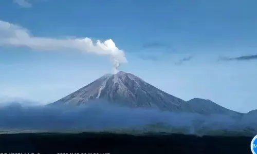 Badan Geologi tingkatkan status Gunung Semeru jadi Awas Badan Geologi tingkatkan status Gunung Semeru jadi Awas