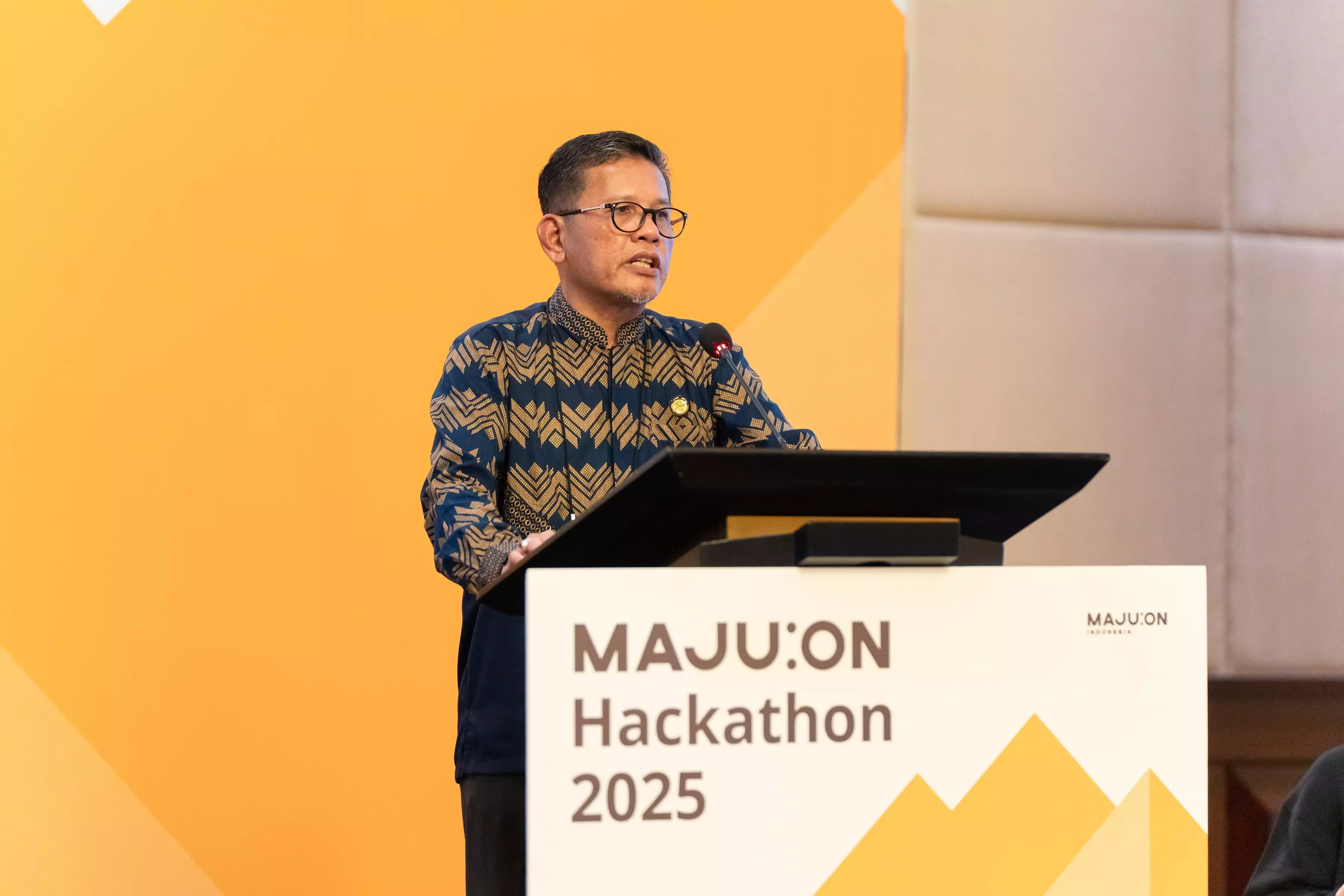 Hackathon 2025 adu 100 talenta muda di bidang lingkungan
