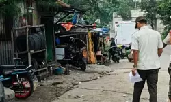 Satpol PP tindak 179 bangunan liar di akses Tol Karawang Barat Satpol PP tindak 179 bangunan liar di akses Tol Karawang Barat