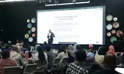 Membesarkan pemikir digital: literasi AI menjadi kebutuhan dasar pendidikan anak masa kini Membesarkan pemikir digital: literasi AI menjadi kebutuhan dasar pendidikan anak masa kini