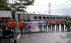 KAI Divre II Sumbar dan KAPM tingkatkan kesadaran keselamatan di perlintasan sebidang