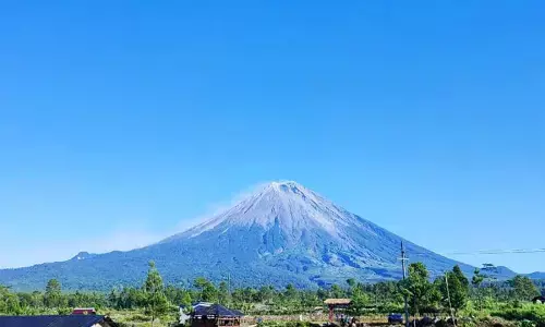 Aktivitas tambang di kawasan rawan Gunung Semeru ditutup sementara Aktivitas tambang di kawasan rawan Gunung Semeru ditutup sementara