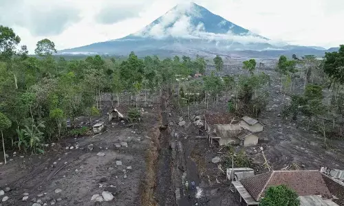 DPR minta keselamatan warga terdampak erupsi Semeru diutamakan DPR minta keselamatan warga terdampak erupsi Semeru diutamakan