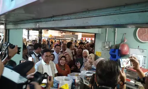 Kunjungi Pasar Cihapit, Mendag pastikan harga komoditas pangan relatif stabil jelang Nataru