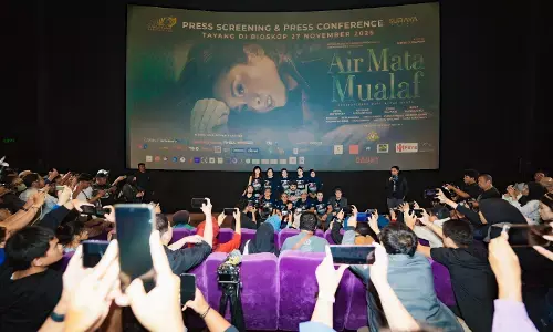 Film Air Mata Mualaf: ketika cinta diuji, perbedaan bisa jadi ruang belajar Film Air Mata Mualaf: ketika cinta diuji, perbedaan bisa jadi ruang belajar