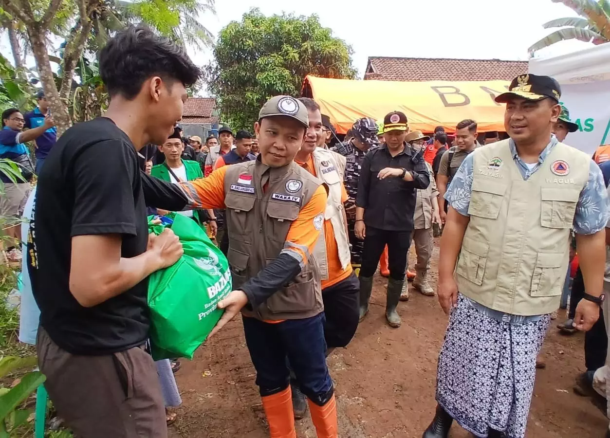 BAZNAS RI berikan santunan dan sembako untuk longsor Cilacap