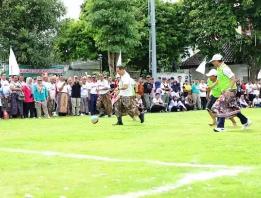 Fun game meriahkan HUT PGRI dan Hari Guru Nasional di Kudus
