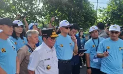 Rayakan Hari Bakti, Kementerian PU bersihkan sungai Ciliwung