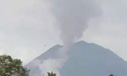 Gunung Semeru alami 45 gempa erupsi selama enam jam Gunung Semeru alami 45 gempa erupsi selama enam jam