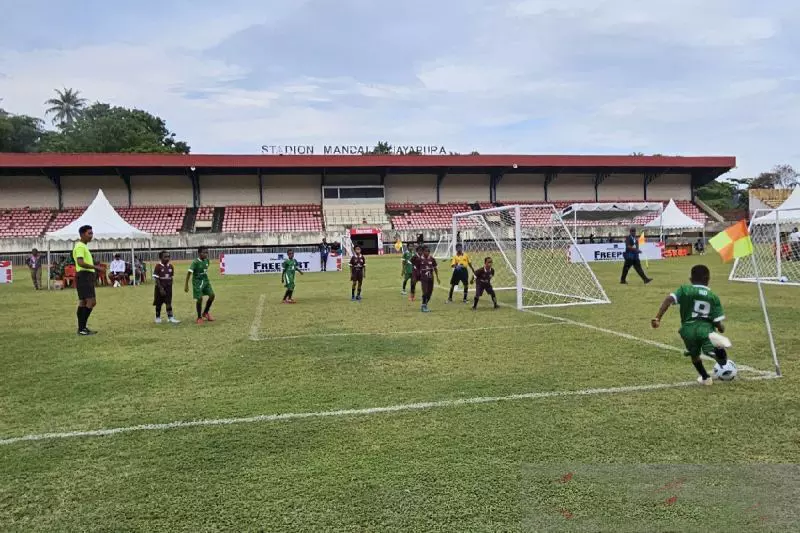 PSSI, Freeport, PFA dan KNVB gelar kursus kepelatihan di Timika PSSI, Freeport, PFA dan KNVB gelar kursus kepelatihan di Timika