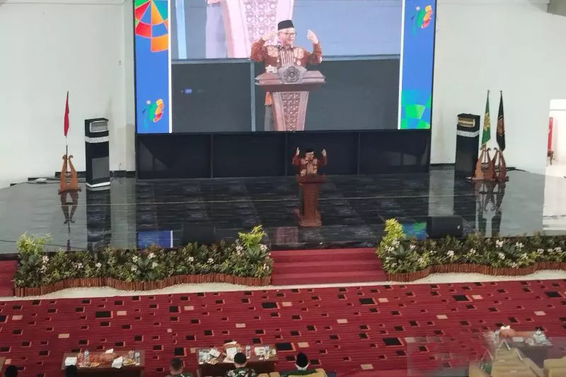 Mendikdasmen: Larangan siswa bawa HP di kelas perlu dibahas lebih dulu Mendikdasmen: Larangan siswa bawa HP di kelas perlu dibahas lebih dulu