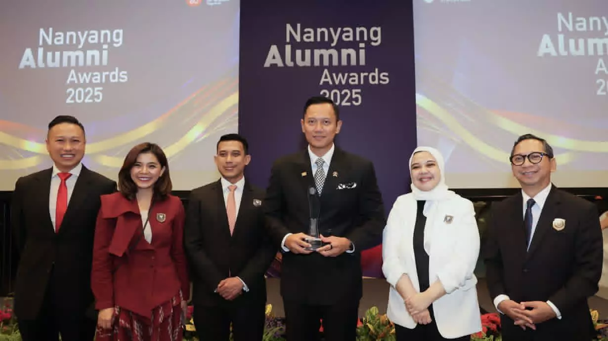 Menko AHY raih penghargaan tertinggi alumni NTU Singapura