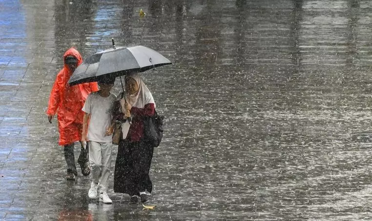 BMKG sebut Jakarta akan diguyur hujan dari siang hingga malam