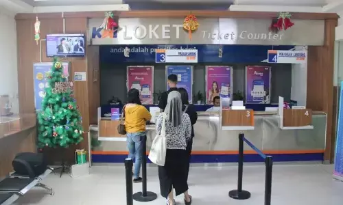 KAI Madiun berikan diskon tiket 30 persen untuk KA ekonomi non-subsidi KAI Madiun berikan diskon tiket 30 persen untuk KA ekonomi non-subsidi