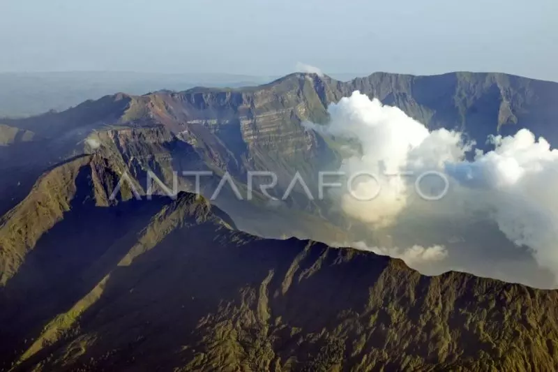 Merawat jejak Rinjani-Tambora