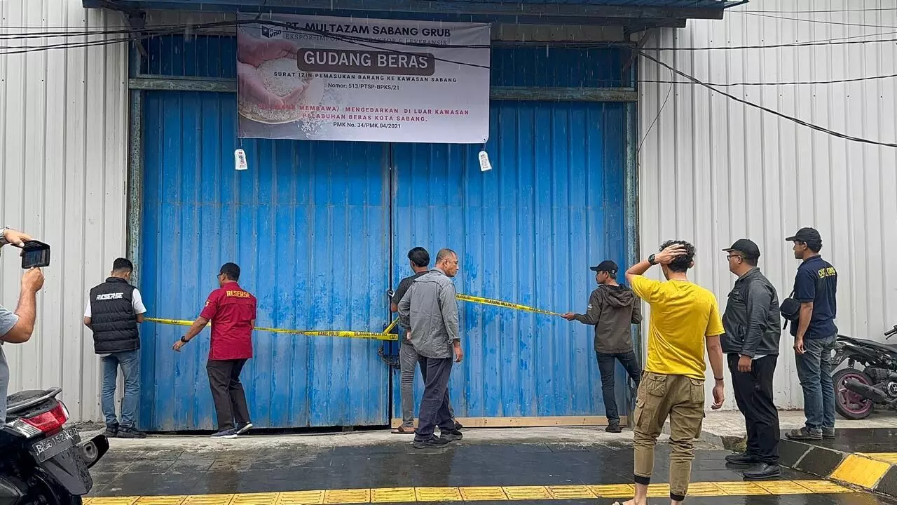 Mentan segel 250 ton beras impor ilegal di Sabang, diduga tanpa izin Pemerintah Pusat