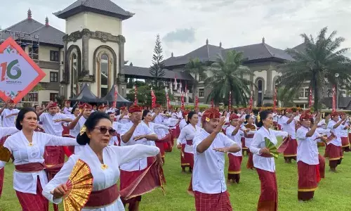 Pemkab Badung beri ruang berkreasi lansia meriahkan HUT Kota Mangupura Pemkab Badung beri ruang berkreasi lansia meriahkan HUT Kota Mangupura