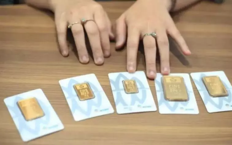 Harga emas Antam hari ini turun tipis menjadi Rp2,34 juta per gram