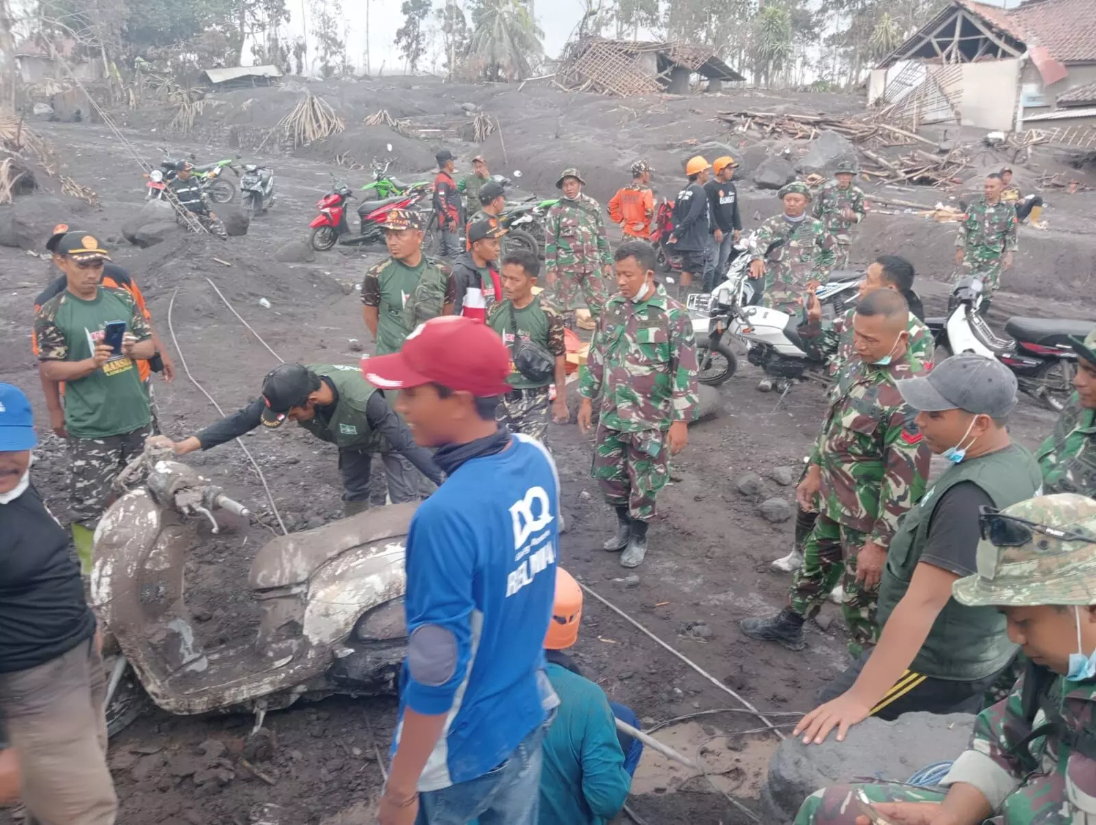 TNI bergerak cepat tangani dampak erupsi Gunung Semeru