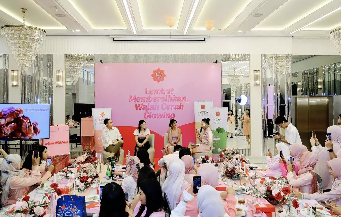 Viva Cosmetics definisikan ‘ The Real Glowing Skin ‘ bersama Shenina Cinnamon! Viva Cosmetics definisikan ‘ The Real Glowing Skin ‘ bersama Shenina Cinnamon!