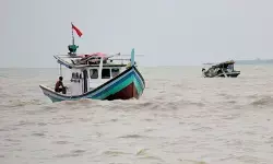 KKP minta nelayan waspada dampak siklon FINA KKP minta nelayan waspada dampak siklon FINA