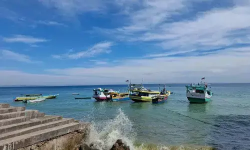 BMKG ingatkan risiko gelombang tinggi di wilayah NTT akhir November BMKG ingatkan risiko gelombang tinggi di wilayah NTT akhir November