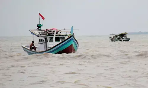 KKP minta nelayan waspada dampak siklon FINA KKP minta nelayan waspada dampak siklon FINA