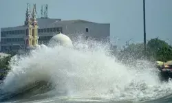 BMKG: Waspada gelombang tinggi akibat Siklon FINA