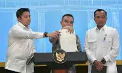 Presiden Prabowo rehabilitasi 3 mantan Direksi ASDP Presiden Prabowo rehabilitasi 3 mantan Direksi ASDP