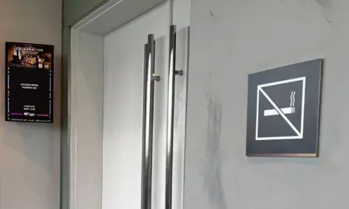 Larangan merokok di tempat hiburan dinilai tak relevan Larangan merokok di tempat hiburan dinilai tak relevan