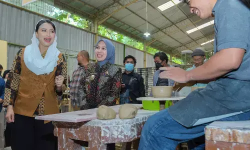 Wamendag: Pabrik Nuansa Porselen diharap bisa pasok pasar internasional
