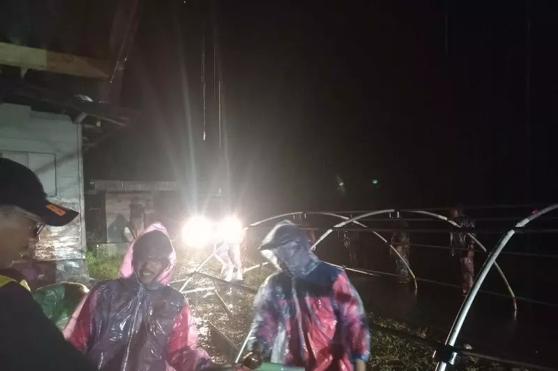 135 KK warga Malalak Agam mengungsi dampak banjir bandang