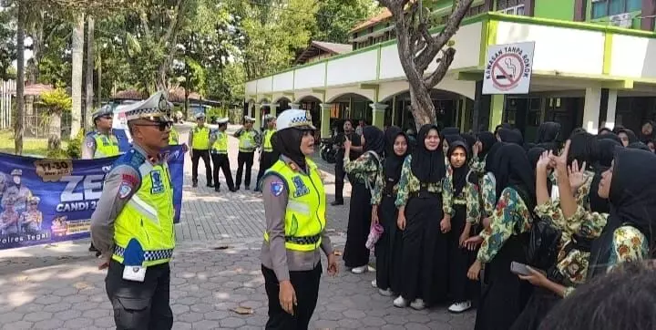 Angka laka lantas tinggi, Satlantas Polres Tegal gencar edukasi keselamatan berkendara