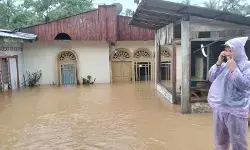 Polisi imbau warga segera mengungsi menyusul luapan Sungai Batang Anai