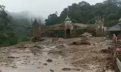 BPBD: Material banjir timbun akses jalan Kota Padang-Padang Panjang