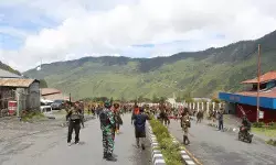 Kodim 1714/Puncak Jaya hentikan perang suku dan evakuasi warga di tengah lonflik Pilkada