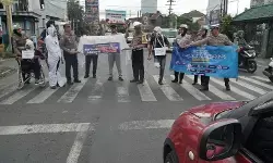 Satlantas Tulungagung bawa korban laka saat sosialisasi keselamatan
