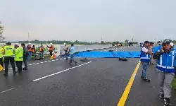 Jalan amblas, Jasamarga alihkan lalu lintas di Km 41+600 ruas tol MKTT arah Medan Jalan amblas, Jasamarga alihkan lalu lintas di Km 41+600 ruas tol MKTT arah Medan
