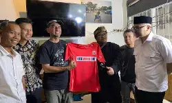 Pelaku usaha & Suporter dukung larangan impor baju bekas ilegal Pelaku usaha & Suporter dukung larangan impor baju bekas ilegal