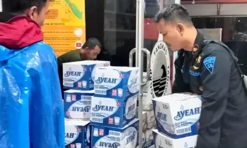 KAI Divre II Sumbar salurkan bantuan tahap I untuk korban banjir Sumbar