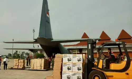 Pemerintah kirim alat komunikasi hingga genset ke lokasi banjir Pemerintah kirim alat komunikasi hingga genset ke lokasi banjir