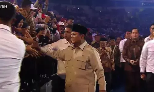 Prabowo hadiri Puncak Peringatan Hari Guru Nasional di Indonesia Arena Prabowo hadiri Puncak Peringatan Hari Guru Nasional di Indonesia Arena