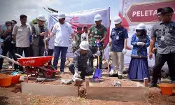 Menkop lakukan peletakan batu pertama pembangunan KKMP Pakansari