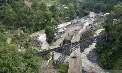 Jalur Lembah Anai yang kembali diterjang galodo Jalur Lembah Anai yang kembali diterjang galodo