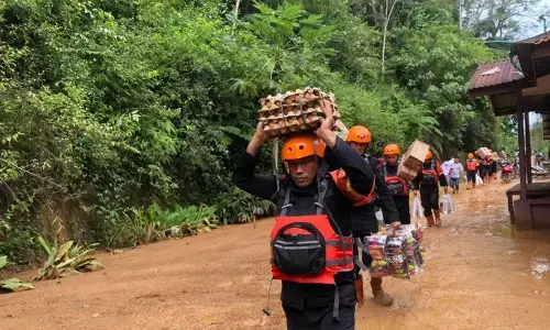 Brimob salurkan bantuan logistik ke korban bencana di Tapanuli Utara